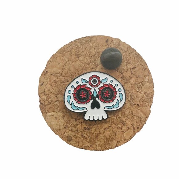 ✨Sugar Skull Enamel Pin Dia de Muertos Red & White Flowers Black Halloween New✨ - Picture 3 of 6